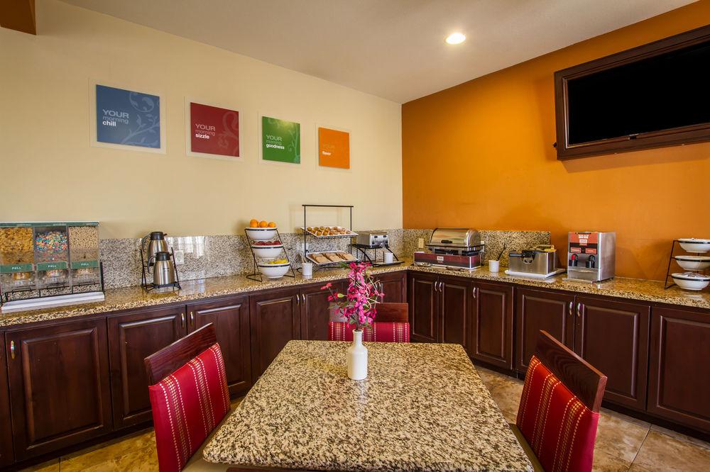 Comfort Inn West Phoenix At 27Th Ave And I-I0 Экстерьер фото