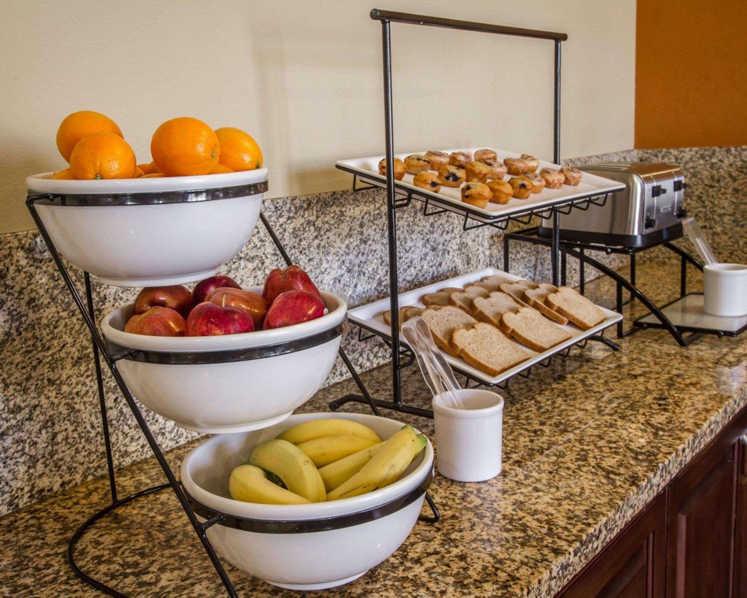 Comfort Inn West Phoenix At 27Th Ave And I-I0 Экстерьер фото
