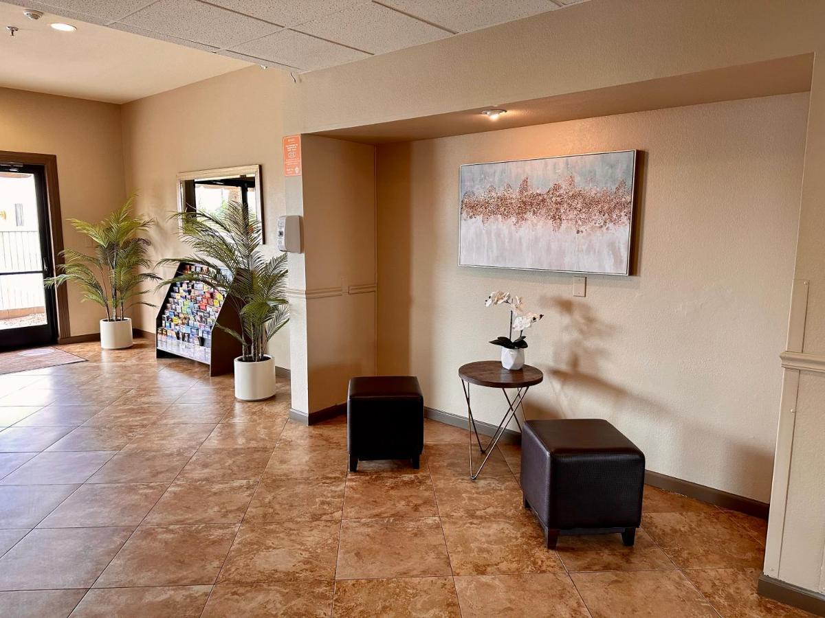 Comfort Inn West Phoenix At 27Th Ave And I-I0 Экстерьер фото