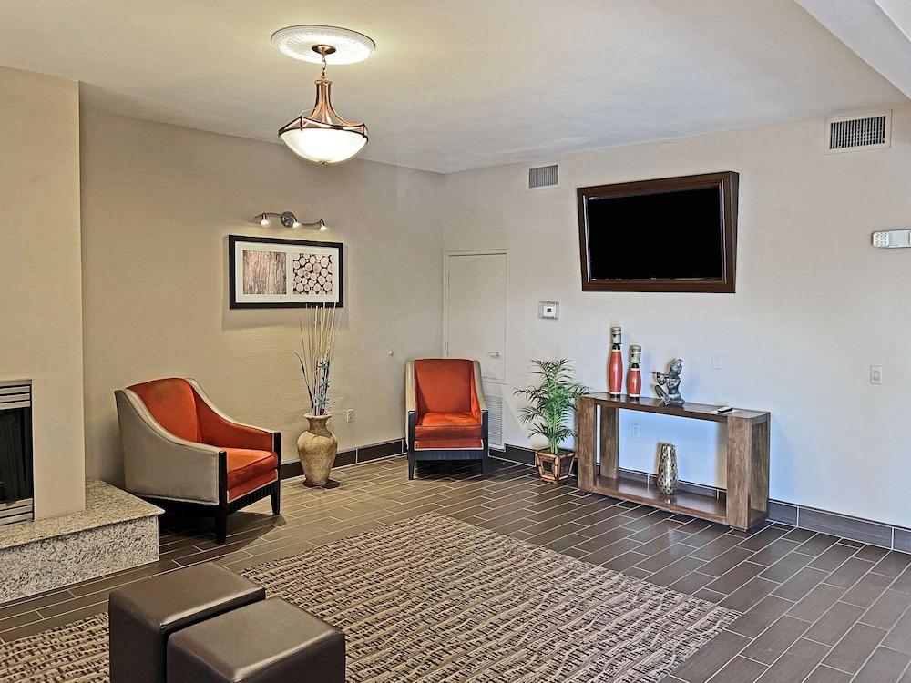 Comfort Inn West Phoenix At 27Th Ave And I-I0 Экстерьер фото