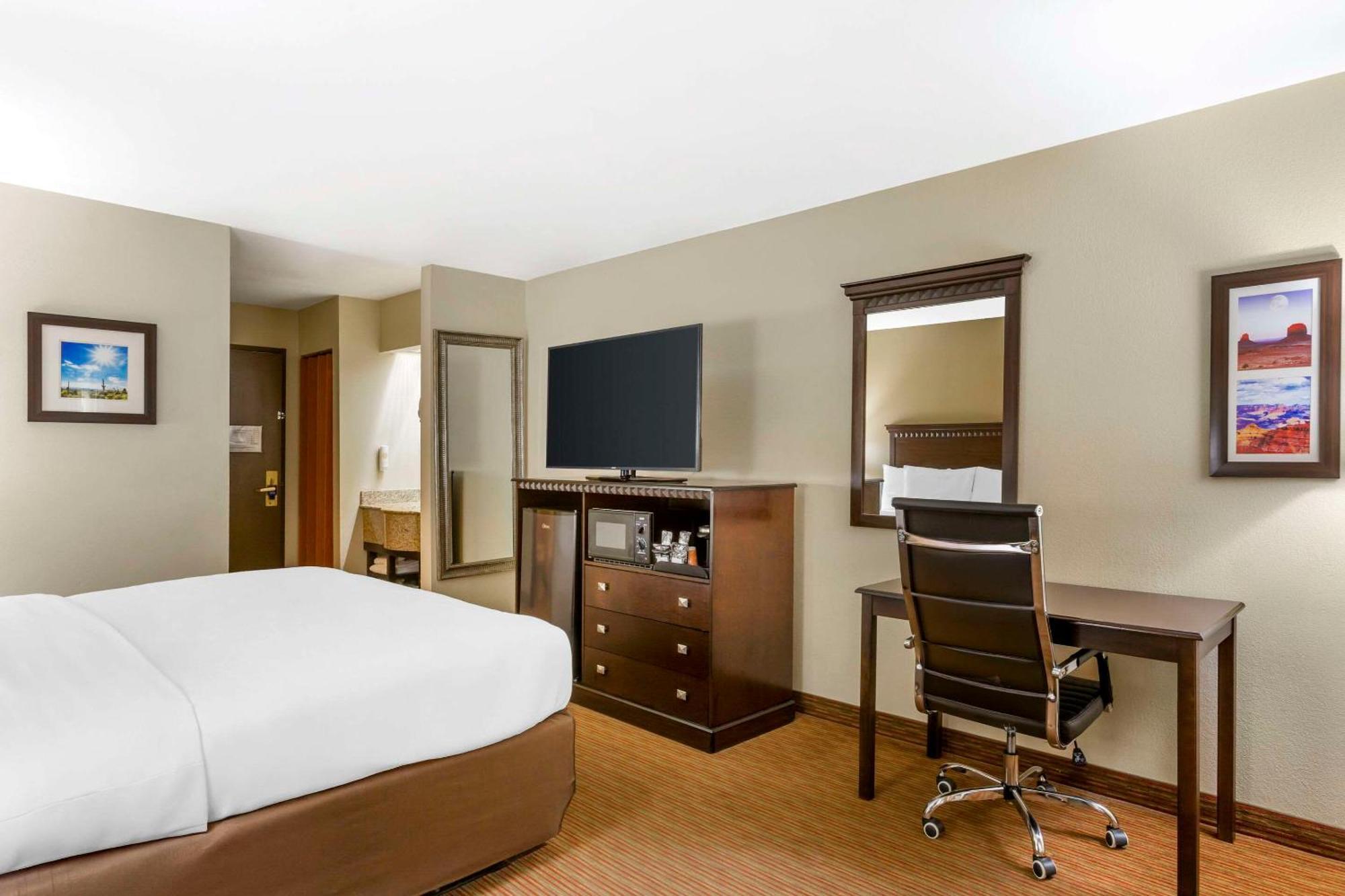 Comfort Inn West Phoenix At 27Th Ave And I-I0 Экстерьер фото