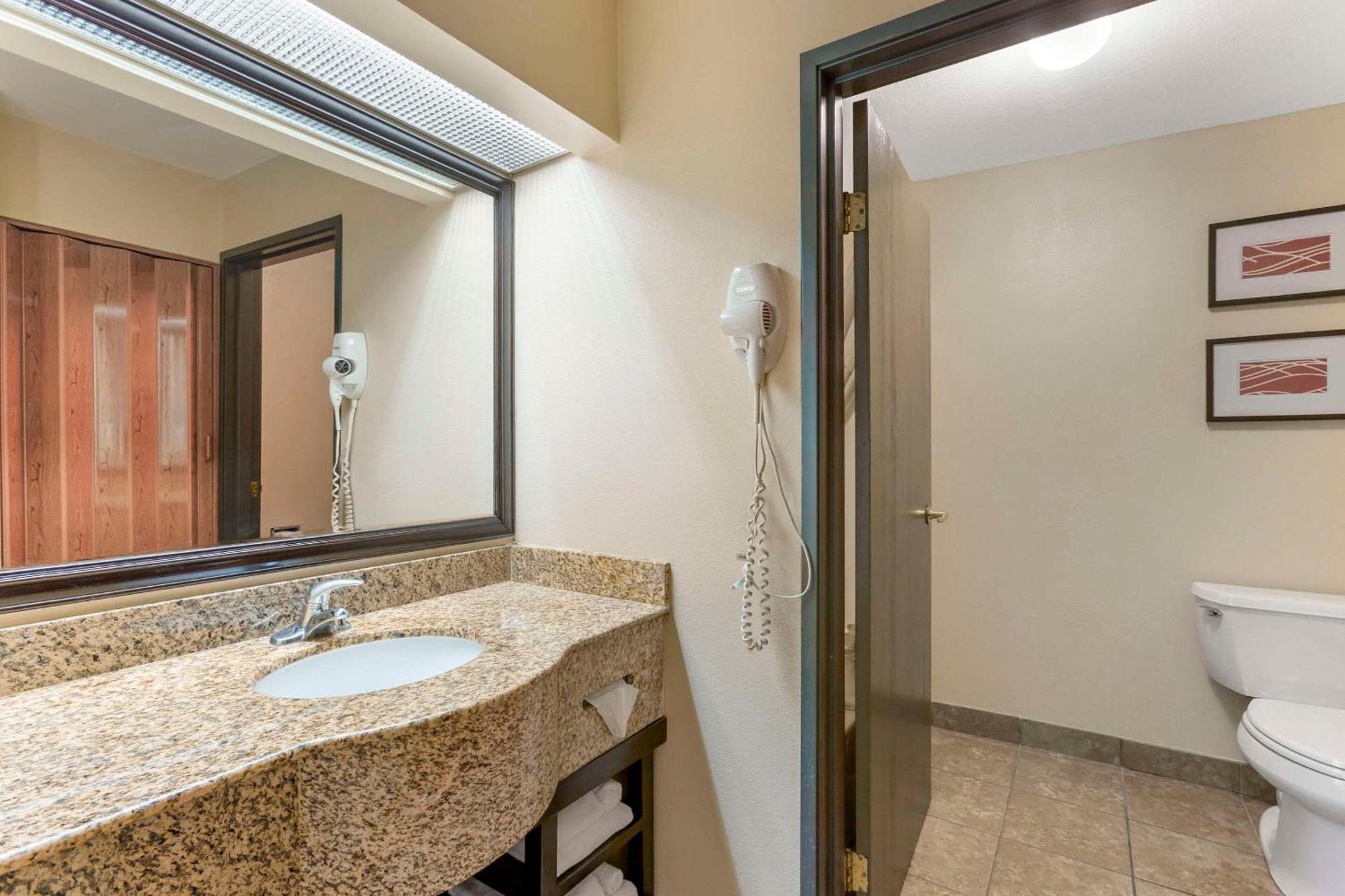 Comfort Inn West Phoenix At 27Th Ave And I-I0 Экстерьер фото