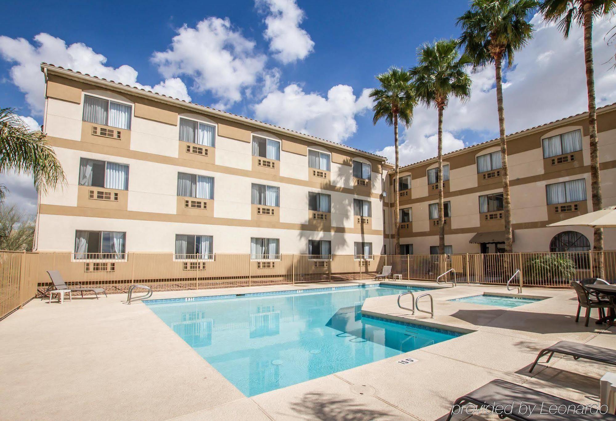 Comfort Inn West Phoenix At 27Th Ave And I-I0 Экстерьер фото